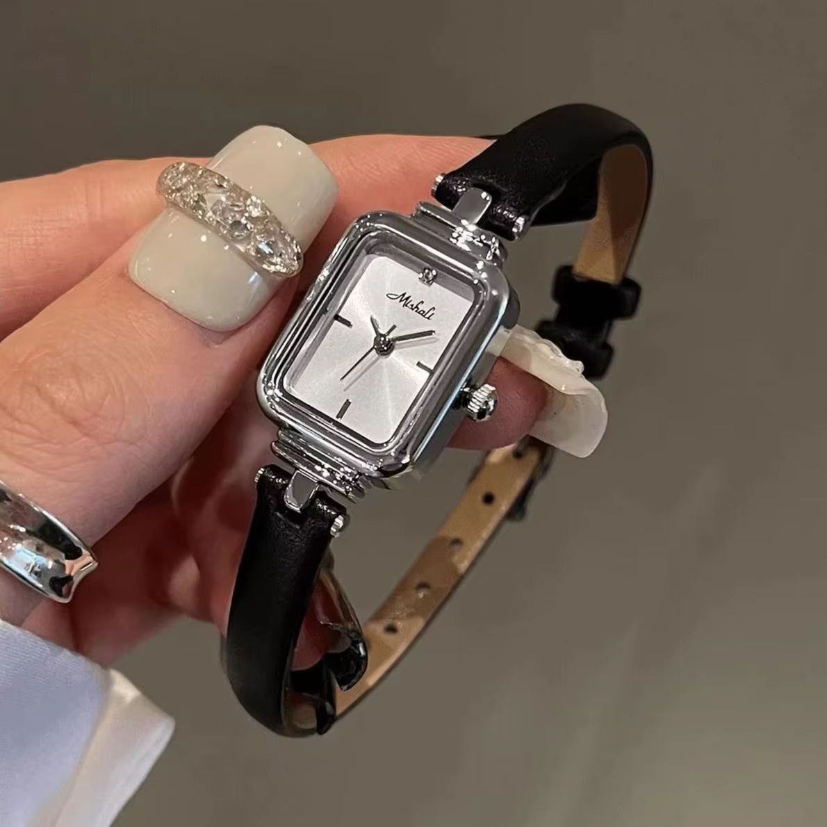 Luxury Watch Leather Strap - Luxe vintage dameshorloge met echt lederen